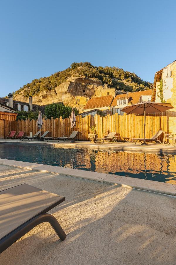 Hostellerie du Passeur - Hôtel&Restaurant - Climatisation et Piscine chauffée Les Eyzies Esterno foto
